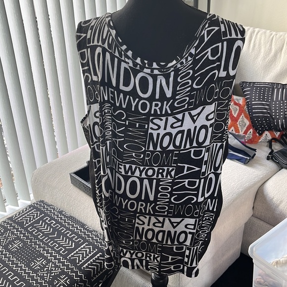 Annabelle | Mesh Detailed Graphic Tank Top - Picture 4 of 7